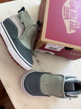Vans MTE boots slip-on Velcro hi terrain V size 6 High-Top Sneakers blue green